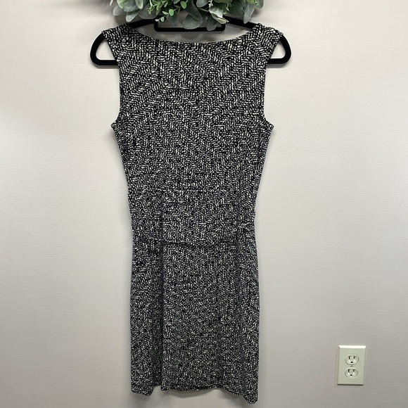 Ann Taylor Sleeveless Drape Neck Belted Knit Sheath Dress Graphic Print SP - Picture 4 of 16